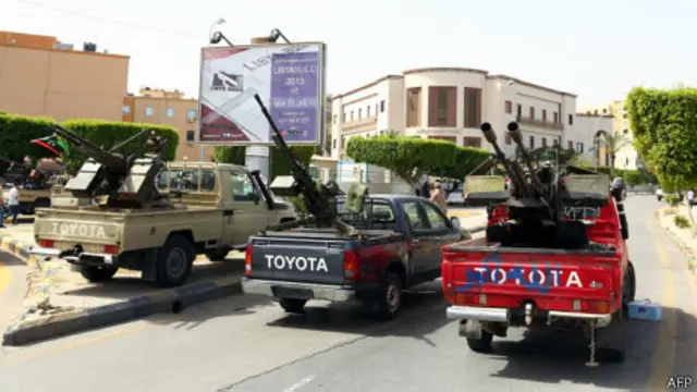 أفراد المليشيات يحاصرون مقر وزارة الخارجية الليبية