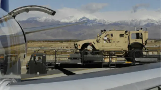 د امریکا په فلوریډا ایالت کې د دغه شرکت یوې ویاندې ویلي چې "موږ د الوتکې ټوله اووه سره عمله له لاسه ورکړه".