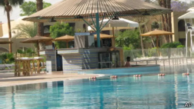 انخفضت أعداد السائحين في مصر بعد ثورة يناير/كانون الثاني.