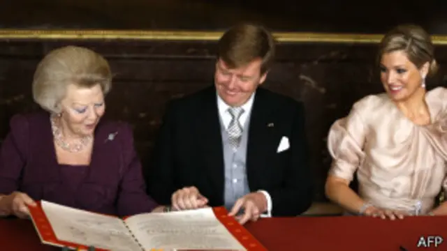 بئاتریکس، پسرش و ملکه جدید