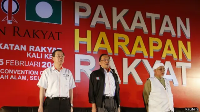 Pakatan Rakyat sempat menimbulkan ancaman bagi koalisi Barisan Nasional pada pemilihan umum 2013 lalu.