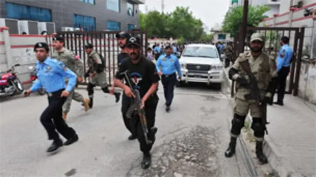 මුෂාරෆ් වෙනුවෙන් අධි රැකවරණ 