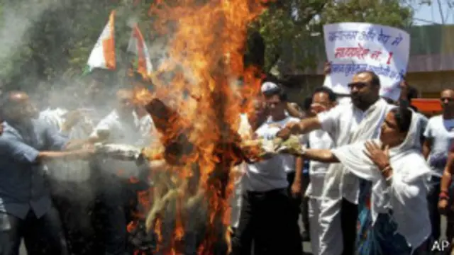 Protes mengecam perkosaan