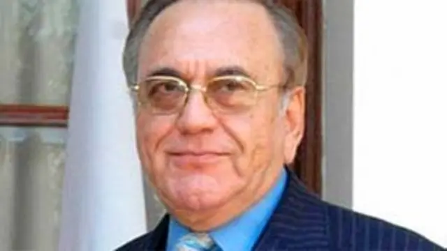 خورشید محمود قصوری ق لیگ سے الگ ہو کر تحریک انصاف میں شامل ہو چکے ہیں