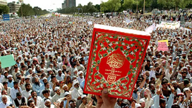 يرغب غالبية المسلمين في تطبيق الشريعة، بحسب الدراسة