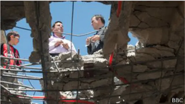 Casa no Líbano alvejada por foguete da oposição síria