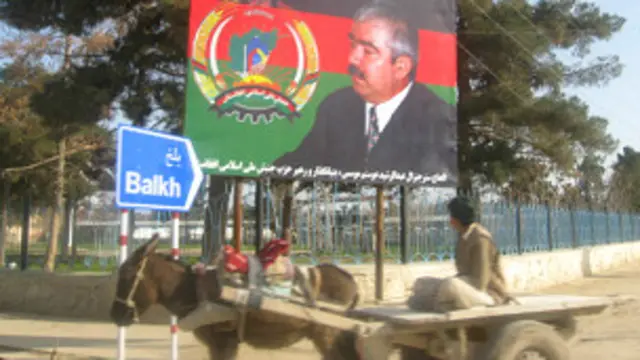 Ўзбек минтақаларида Президент Карзайдан кўра Генерал Дўстум аксларини кўпроқ учратасиз