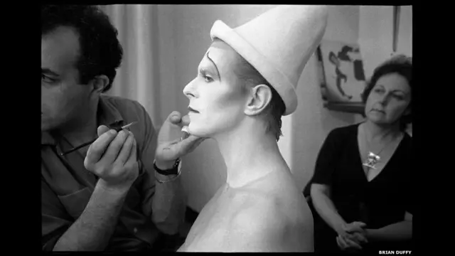 Maquillaje para Scary Monster (Foto: Brian Duffy/The Duffy Archive) 