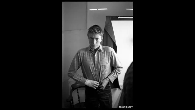 Camerino para The Lodger (Foto: Brian Duffy/The Duffy Archive) 