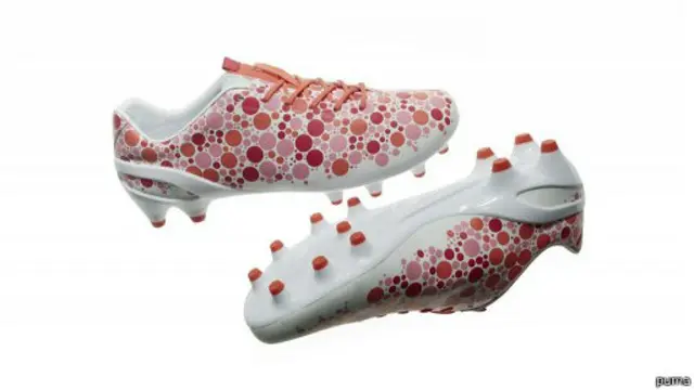 Falcao dan sepatu baru polkadot BBC News Indonesia
