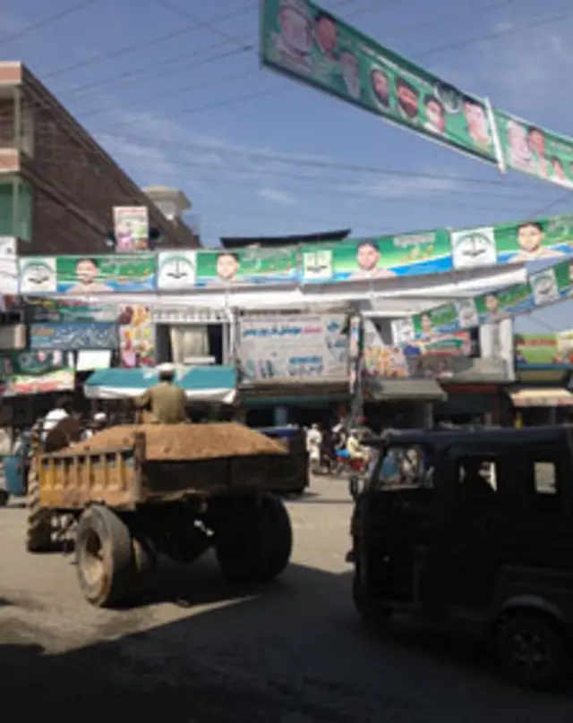 خونی چوک کے اردگرد موجود کاروبار کرنے والے لوگ اب بھی چار سال قبل کا وقت نہیں بھولے