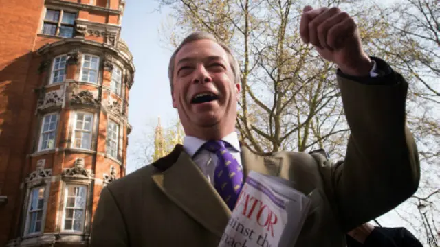 爱法拉奇的人视他为英国的英雄；恨他的人对他的主张不屑一顾