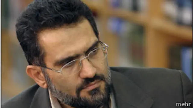 محمد حسینی، وزیر ارشاد گفته که باید دید این کتاب ها مجوز داشته اند یا نه 