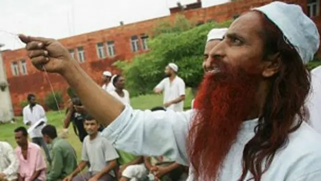 सनाउल्लाह को 1994 में गिरफ्तार किया गया था. उन्हें जम्मू और उसके आस पास बम धमाके करवाने का दोषी पाया गया था. 