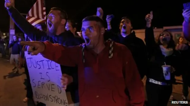 متظاهرون ضد تفجيري بوسطن