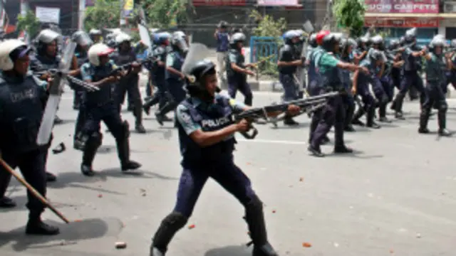 হেফাজতের সমাবেশে পুলিশের অভিযান