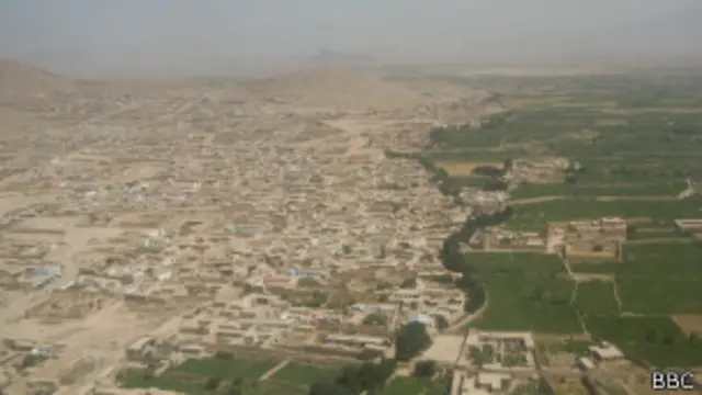 د کابل اوسنی ښار د يو ميليون کسانو لپاره جوړ شوی دی، په داسې حال کې چې اوس په کې له پنځه ميليونه ډېر وګړي اوسېږي.