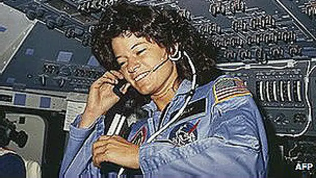 सैली राइड अंतरिक्ष में जाने वाली पहली महिला थीं