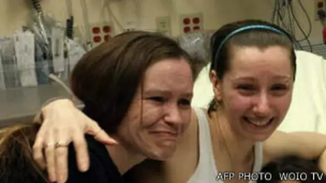 Аманда Берри (справа) с сестрой