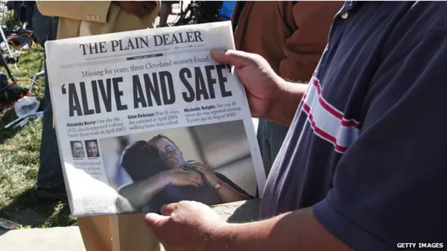 Titular de noticia de aparición de secuestradas