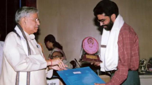 कश्मीर की घाटी में हिंदी कवि निदा नवाज़ बेहद लोकप्रिय हैं