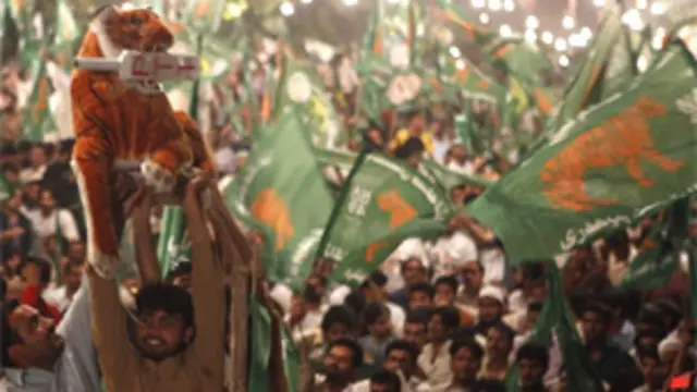 مسلم لیگ نون نے اپنی سیاسی طاقت کا مظاہرہ شروع کیا ہے