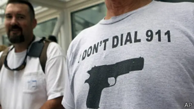 Camiseta con el lema "No llames al 911"