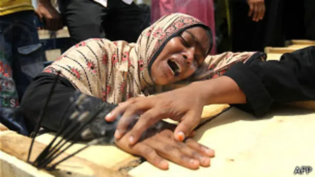 Родственники погибших в Бангладеш