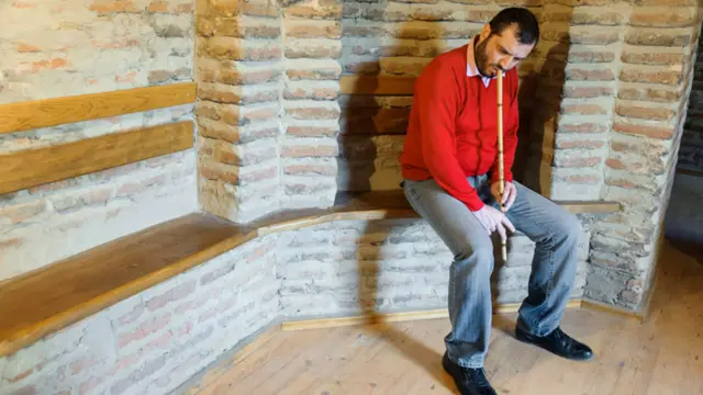 Sayat Nova-nın Facebook səhifəsi: https://www.facebook.com/SayatNovaProject