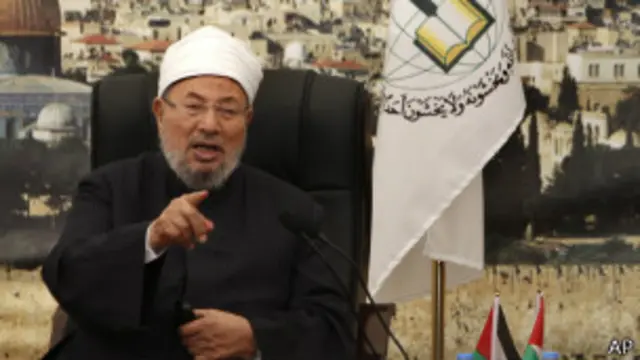 أصدر القرضاوي العديد من التصريحات المثيرة للجدل المؤيدة لجماعة الإخوان المسلمين وقطر 