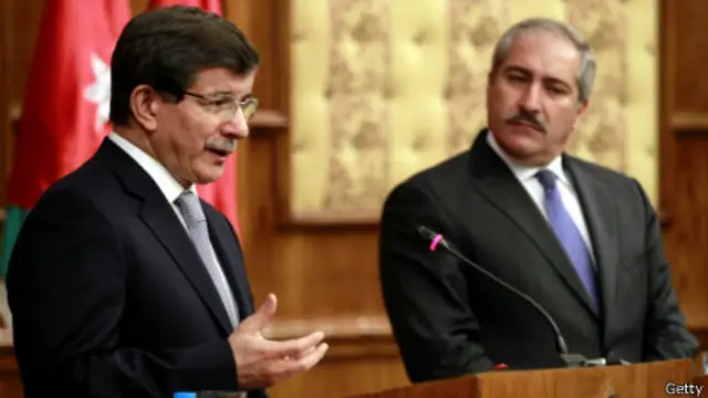 آقای داوود اوغلو در کنفرانس خبری مشترک با ناصر جوده، همتای اردنی خود صحبت می کرد.