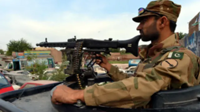 تفرض الحكومة الباكستانية اجراءات امن مشددة في فترة الانتخابات