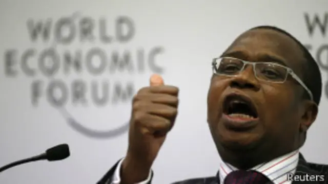 ماثولي نكوبي، كبير الاقتصاديين في البنك، يقول إن هذه الأمول تعوق تنمية أفريقيا.