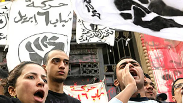 القوى المدنية تعارض القانون وتخشى مما تسميه بأخونة القضاء