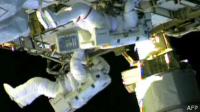 Во время выхода в открытый космос