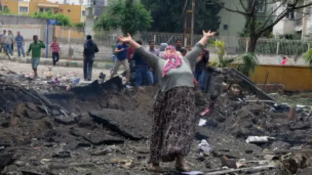 رئيس الوزراء التركي رجب طيب أردوغان قال إن الانفجار قد يكون على صلة بالأحداث في سوريا أو بالترتيبات السلمية مع الأكراد.