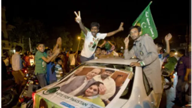 पाकिस्तान में नवाज शरीफ की पार्टी 14 साल बाद सत्ता में वापस आ रहै