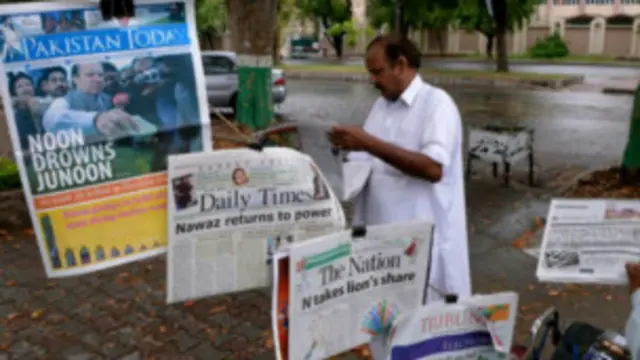 पाकिस्तानी अख़बार पीएमएल-एन को बधाइयां के साथ ही चुनौतियों से निपटने की सलाह भी दे रहे हैं