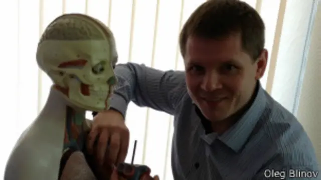 На занятиях по медико-биологической подготовке кандидаты в космонавты буквально "разбирают" человека