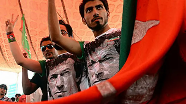 خیبر پختونخوا میں ضمنی الیکشن تحریکِ انصاف کی حکومت کی مقبولیت جانچنے کا پیمانہ سمجھے جا رہے ہیں