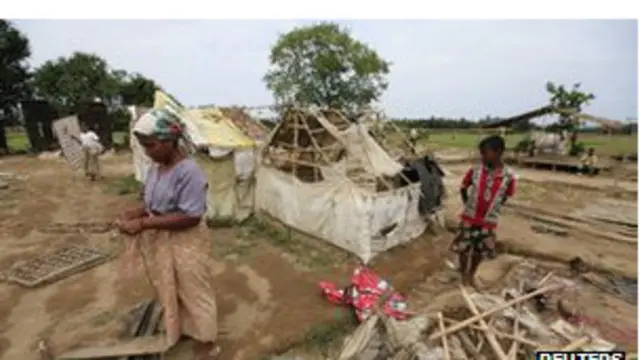 Ўтган йилги зўравонликлар ортидан ўн минглаб Роханг мусулмонлари муваққат жамлоқларда истиқомат қилиб келишади