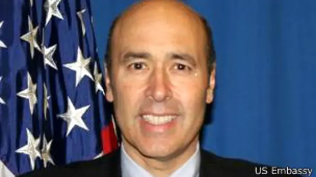 "این نادرست است. ما اصلاً درباره پایگاه‎ها حرف نزده‌ایم"