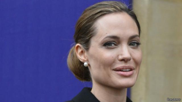 Анджелина Джоли удалила яичники, опасаясь развития рака