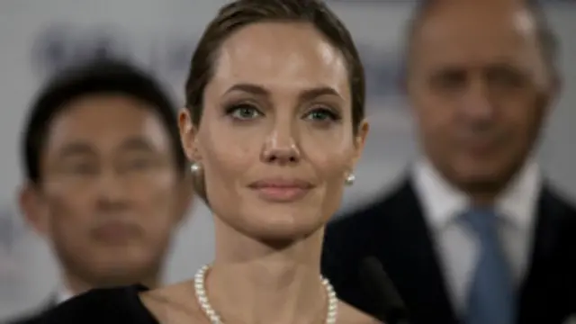 قالت جولي إن احتمال إصابتها بسرطان الثدي تراجعت.