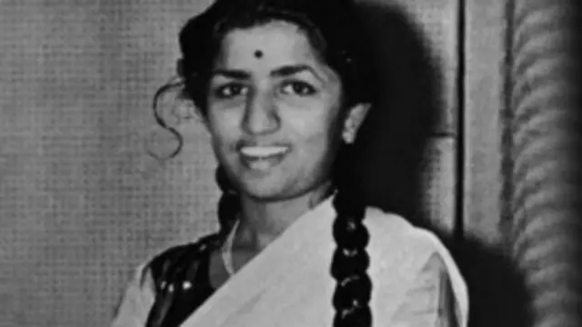 بچپن میں لتا کافی شرارتی تھیں اور غصے میں کئی بار گھر سے باہر چلی جاتی تھیں