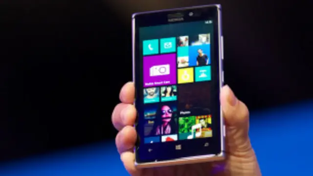 नोकिया का सबसे बड़ा कारोबारी दांव है लूमिया 925