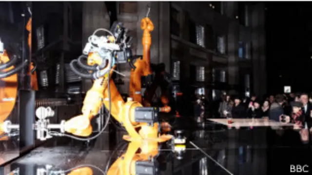 Робот-бармен