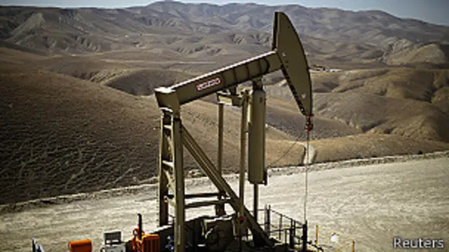 Perforador petrolero en Monterey Shale, California