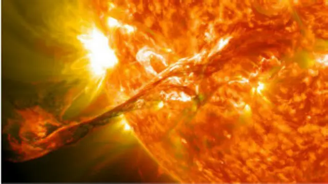 Gigantes explosiones de fuego en el Sol - BBC News Mundo