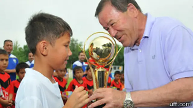 "Мен уларга муваффақиятлар тилайман, яхши ўйин кўрсатишса, ютуқ бўлади..."